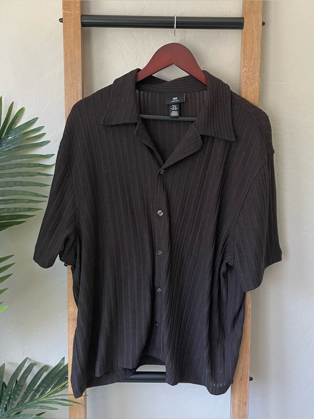 H&M Men's Espresso Brown Coastal Textured Short-Sleeve Button-Up Shirt